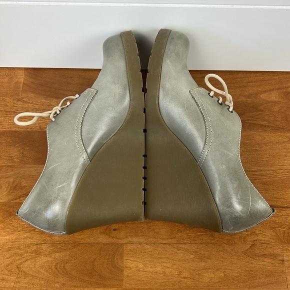 Dr marten mimi wedge booties in taupe/gray size 8 lace up - Picture 5 of 12